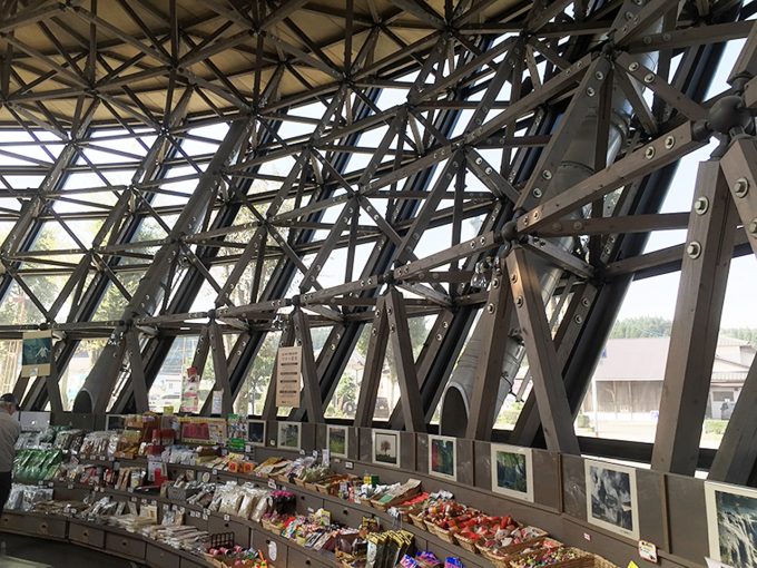 道の駅小国の建物の中