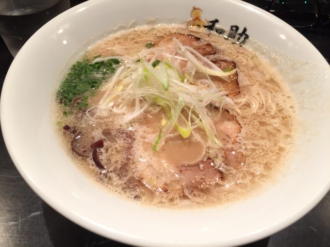 麺屋和助のとんこつラーメン