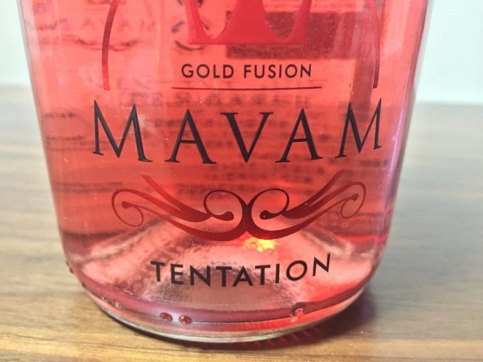 gold fusion mavam tentationとかかれたボトル