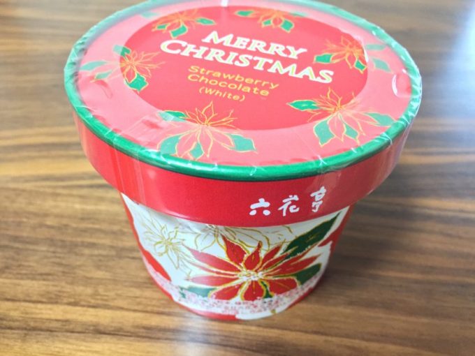 六花亭のクリスマスストロベリーチョコレート