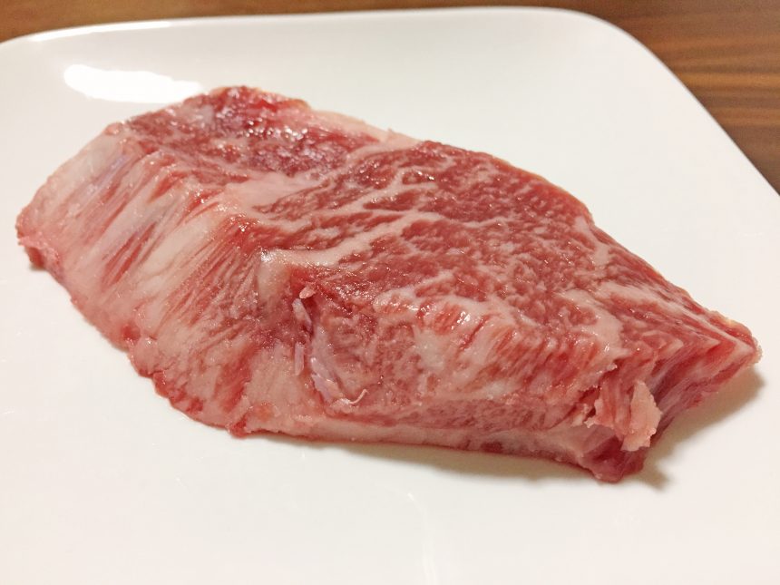 ふるさと納税返礼品、A5ランク九州産黒毛和牛ヒレ肉（自然解凍後）のアップ