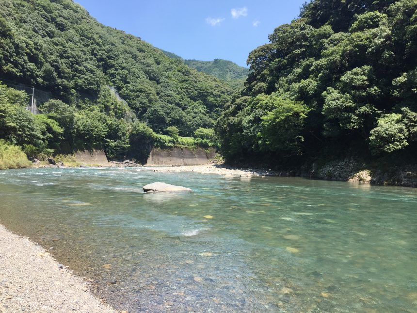 透明度抜群の川