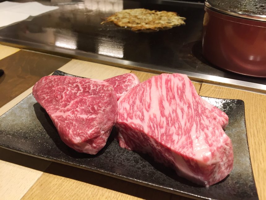 尾崎牛の塊肉。本日でるメイン