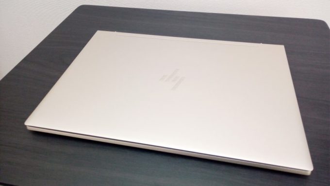 envy13のローズゴールドにも見える、ゴールド天板