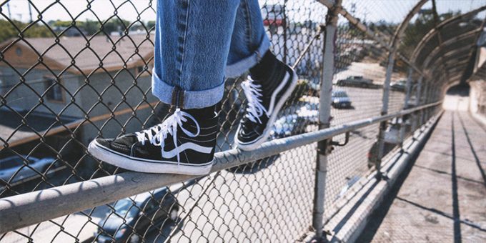 モデル着用のvansのSK8-Hi