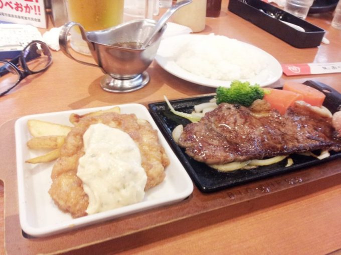 チキン南蛮とステーキのハーフセット