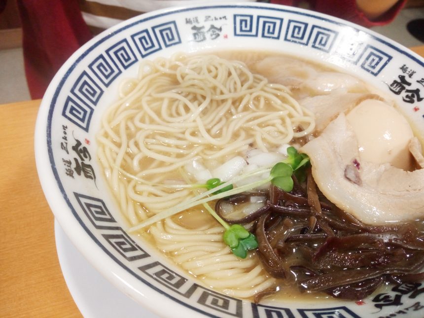 醤油ラーメンは細麺